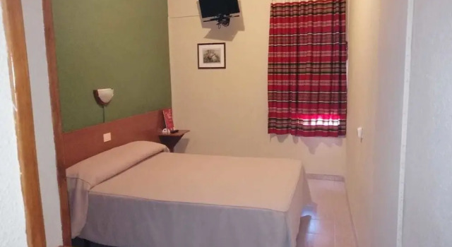 Hostal La Muralla, Забронировать Отель Отели и гостиницы Морелья, рядом с Музей Sexenni, Отель