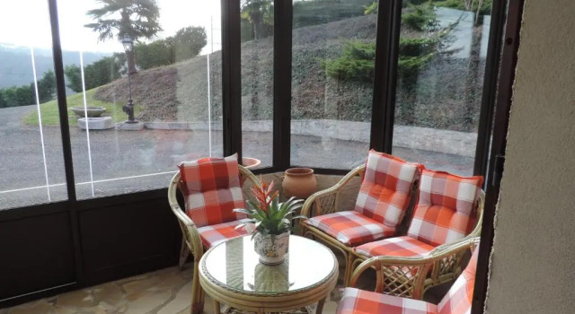 Le jardin des paons, Book Hotel Issac Dordogne
