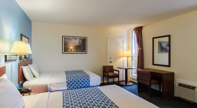 Четырёхместный номер Standard Alamo Inn & Suites