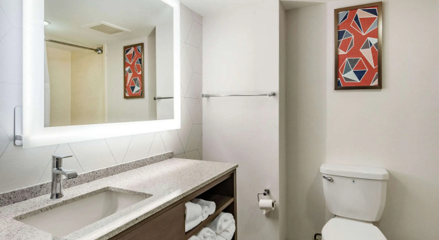 Четырёхместный люкс Comfort Suites Ocean City West