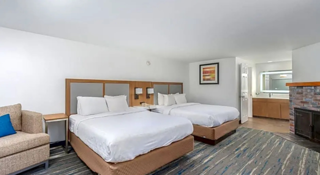 Номер Superior Crossroads Inn & Suites
