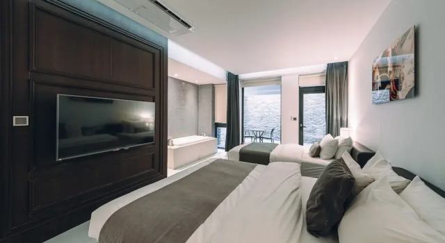 Двухместный семейный номер Standard The Classic by Hotelone