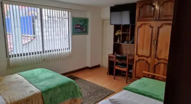 Hostal Gonzalez y Gonzalez, Varaa Hotelli Hotellit Cuenca pysäköinnillä, lähellä San Blas square, Pysäköinti