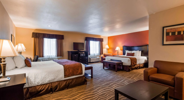 Четырёхместный люкс с балконом Best Western Plus Corning Inn