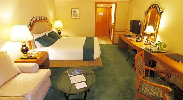 Номер Executive Century Park Hotel