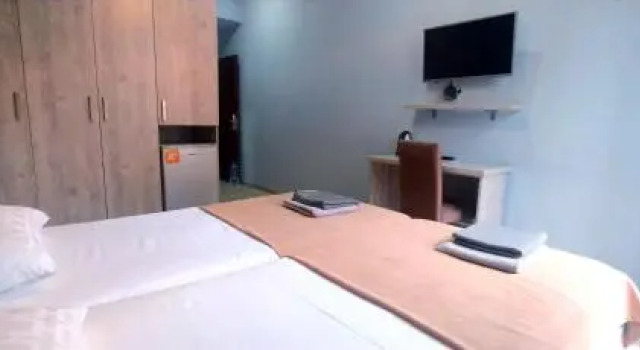 3 Rooms on Feristsvaleba
