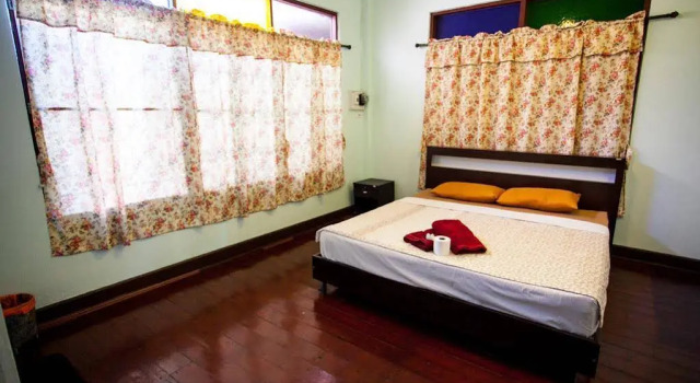 The Gallery 24, Art Cafe Guesthouse Chiang Mai