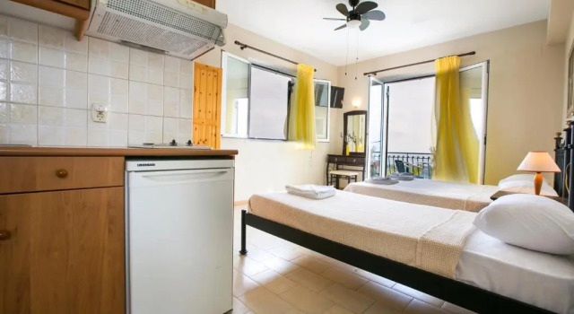 Студия с балконом Irena Studios & Apartments