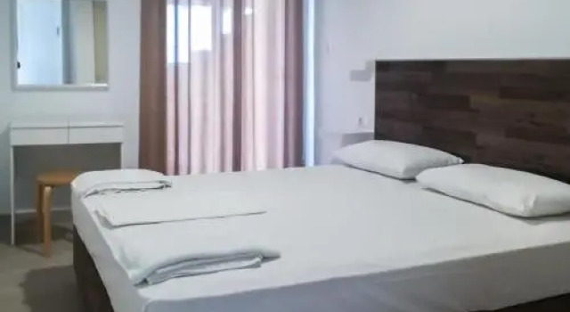 Alexandros Apartments