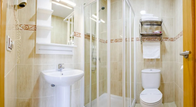 Четырёхместный семейный номер Standard с балконом Hotel Arce