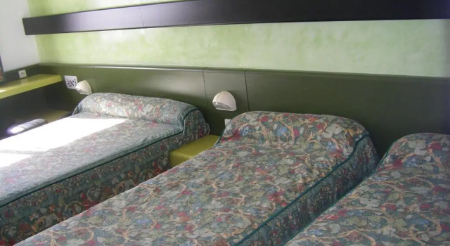 Четырёхместный номер Standard Hôtel Urbain V