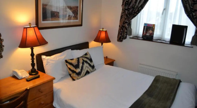 Одноместный номер Standard Brookside Hotel & Residents Bar , Cozy lounge areas & Terrace ,Suitable for Solo Travelers Couples Educational Groups Families & Contractors welcome