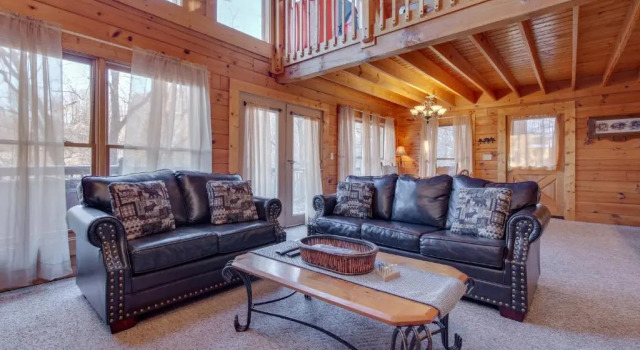 Коттедж Wildwood Cove, 2 Bedrooms, Fireplace, WiFi, Jetted Tub, Hot Tub, Sleeps 6