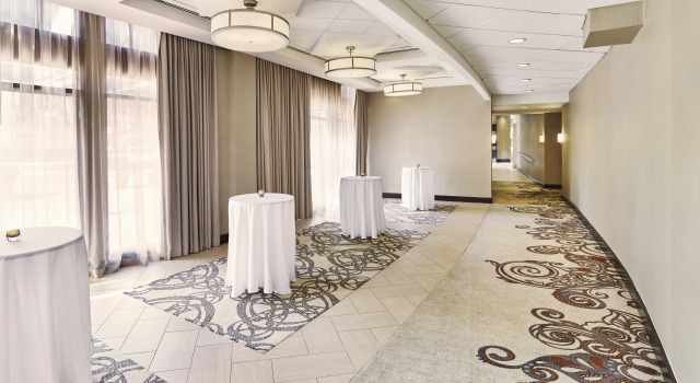 Embassy Suites by Hilton Alexandria Old Town, Забронировать Отель Александрия Washington DC Metropolitan area