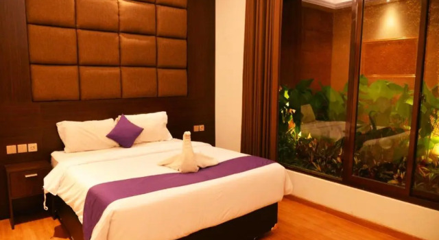 Grand Sahman Hotel, Boek Hotel Solo. Central Java