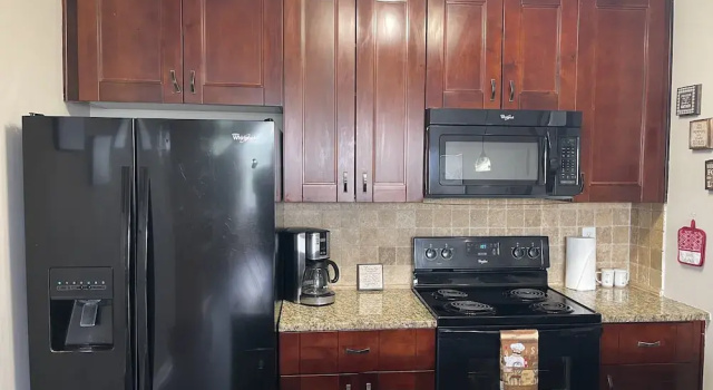 Номер Standard Stylish Sky Lofts Condo In Historic West End 2 Bedroom Condo