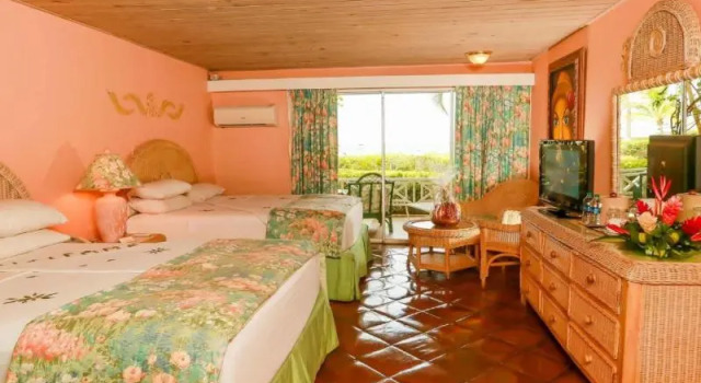 Двухместный номер Superior с балконом и с видом на сад Coco Reef Resort & Spa