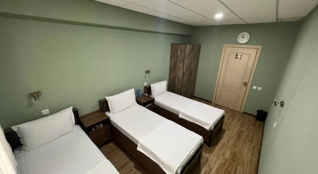 Habitación Económica Alisher Hotel by SHOSH