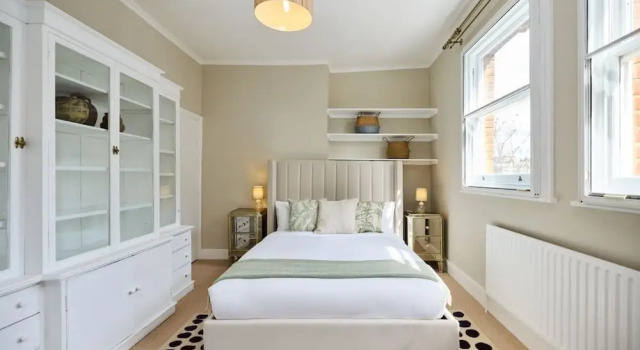 The Fulham Town House - Spacious 4BDR House with Garden, Забронировать Дом для отпуска Коттеджи Лондона, рядом с Городской музей полиции, Коттедж