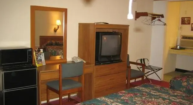 Mountain Trail Inn, 预订 酒店 Logan 西弗吉尼亚州