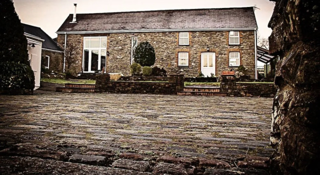 Waunwthan: B&B Suites, Buchen Sie Bed & Breakfast Llangeler South Wales
