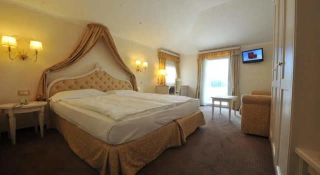 Полулюкс Parc Hotel Du Lac