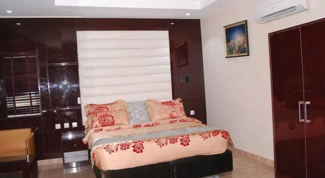 Exclusive Serene Hotel