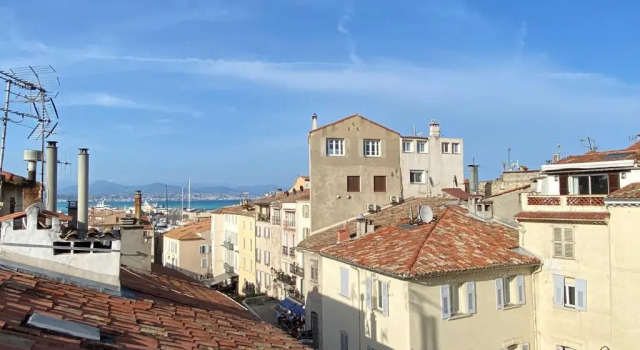 06M - Vieil Antibes beau duplex avec terrasse vue mer, Забронировать Апартаменты/квартира Апартаменты Антиб, рядом с Antibes Archaeology Museum, Апартаменты/квартира