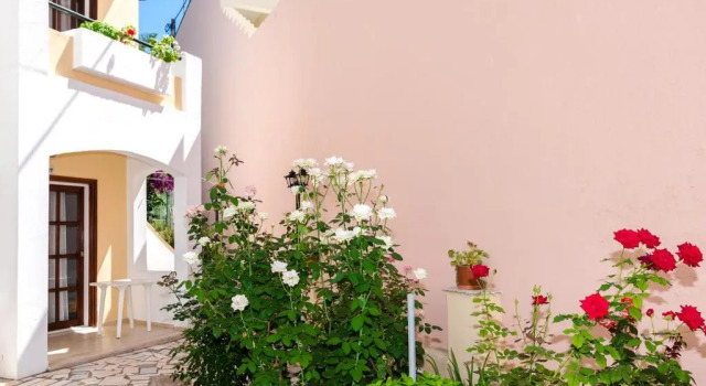 Erato Hotel Apartments