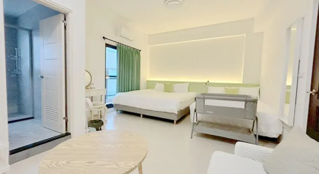 Mooon House