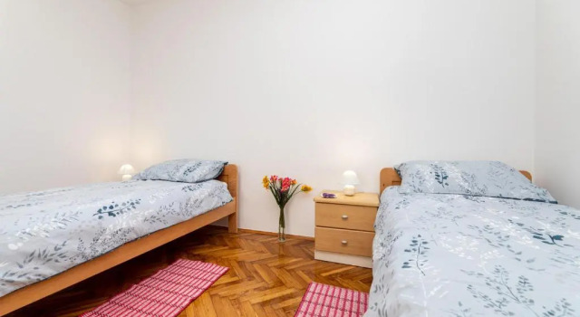 Apartment Josip Brusic, Prenota Appartamento Hotel a Isole Quarnerine con parcheggio, Parcheggio