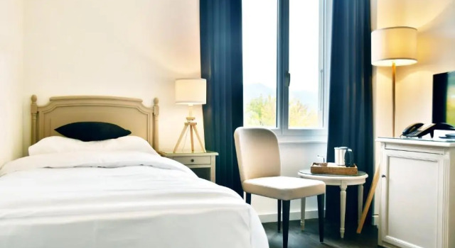 Номер Standard Le Baron Tavernier Hôtel Restaurants Spa