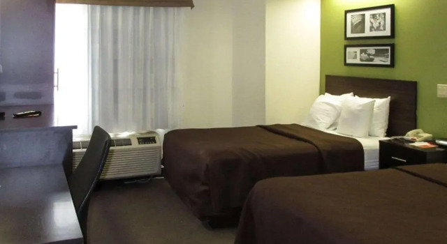 Четырёхместный номер Standard Ramada by Wyndham Albany GA
