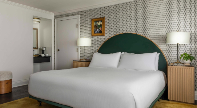 Двухместный номер Deluxe с видом на бассейн Bourbon Orleans Hotel
