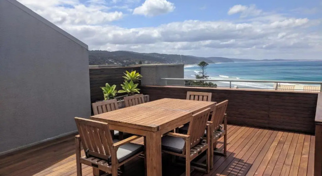 Апартаменты Lorne Beachfront Accommodation