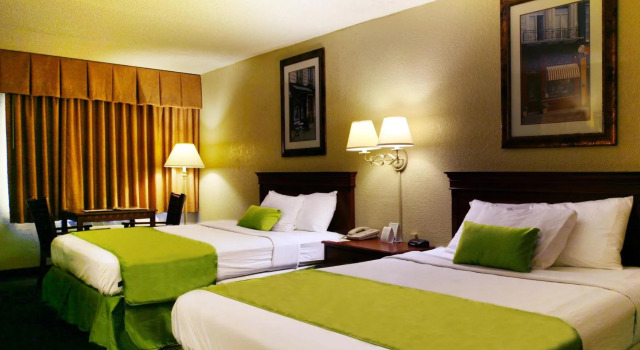 Четырёхместный номер Standard Baymont by Wyndham Orlando East