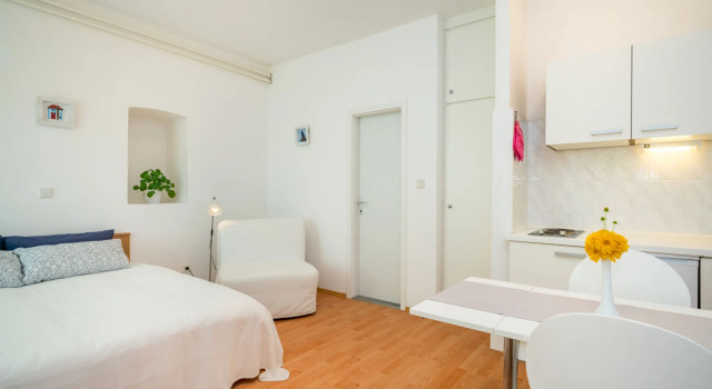 Apartment Emil by Interhome, Забронировать Апартаменты/квартира Отели Ловран с парковкой, Парковка
