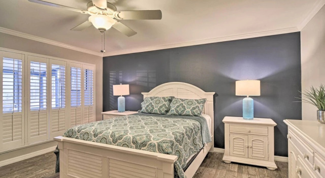 Elegant FL Condo w/ Pool: Walk to Madeira Beach!