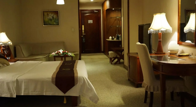 Kunming Plateau Pearl Hotel, Rezerwuj Hotel Hotele w Kunming z parkingiem, Parking