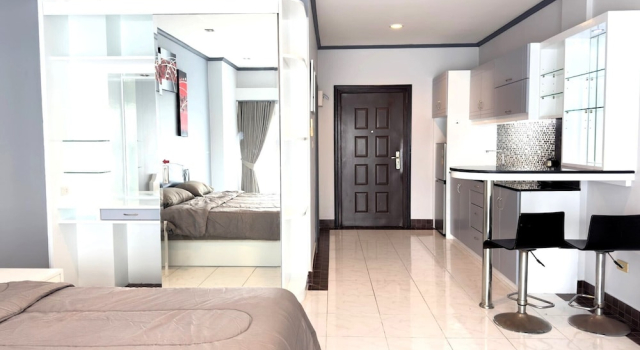 Sea View Studio - Jomtien Beachfront - View Talay 8