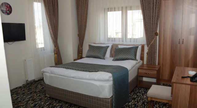 Ada Hotel