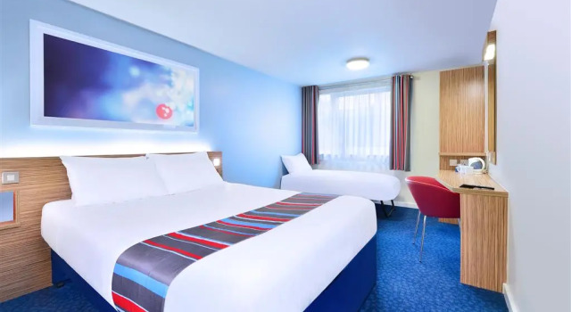 Travelodge Newbury London Road, Varaa Hotelli Hotellit Berkshire pysäköinnillä, Pysäköinti