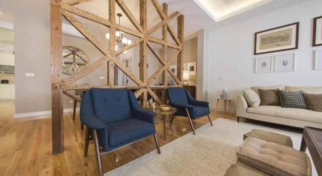 Апартаменты Lovelystay - Downtown 2Bedroom Wonder