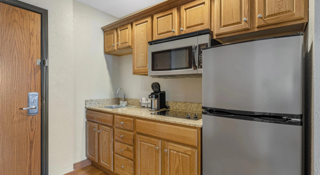 Четырёхместный номер Standard Best Western Plus Dubuque Hotel and Conference Center
