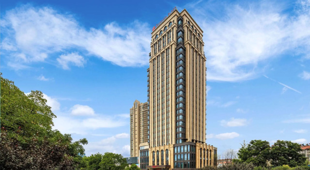 Двухместный номер Superior Ramada Plaza by Wyndham Wuhan Huangpi