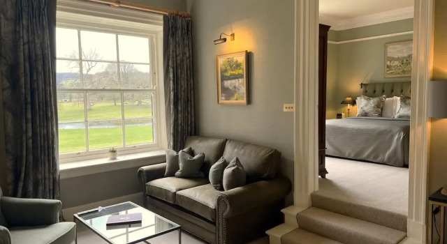 Полулюкс Swinton Park Hotel