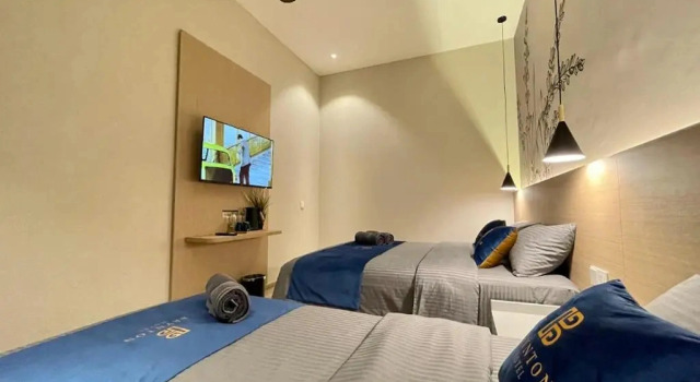 Трёхместный номер Superior Hotel Brynton at Cameron Centrum Mall