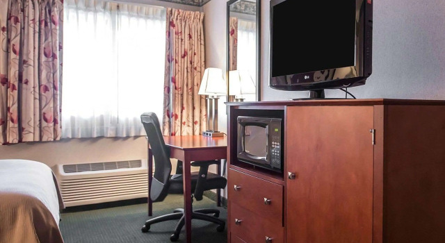 Четырёхместный номер Standard Quality Inn New Columbia-Lewisburg