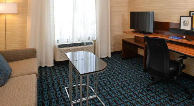 Люкс Fairfield Inn & Suites by Marriott Santa Cruz