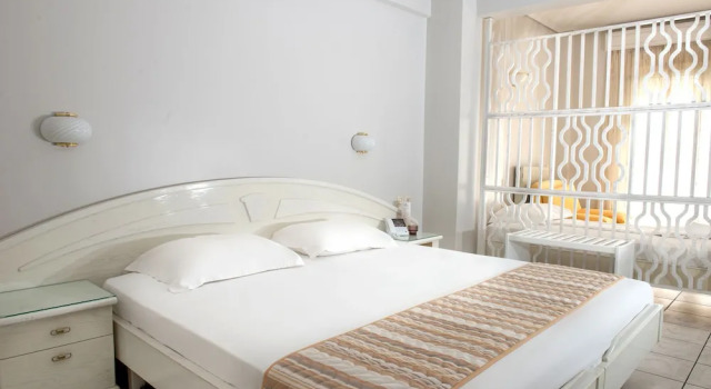 Четырёхместный номер Comfort с балконом Hotel Strass